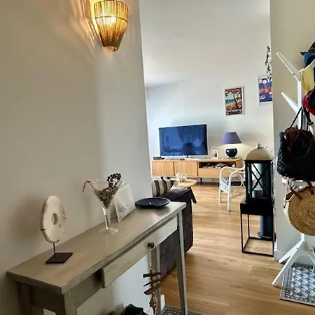 Appartement Bel T3 Rénové Avec Vue Sur à - Fr-1-494-213 *